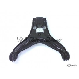 Triangle suspension arrière droit inférieur (87-96)