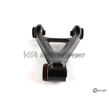 Triangle suspension arrière droit supérieur (92-02)